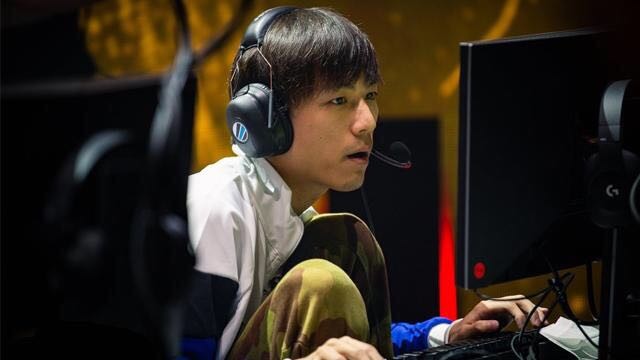 名随队席观 名随队席观