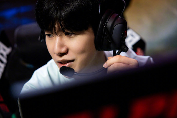 显得单一 显得单一